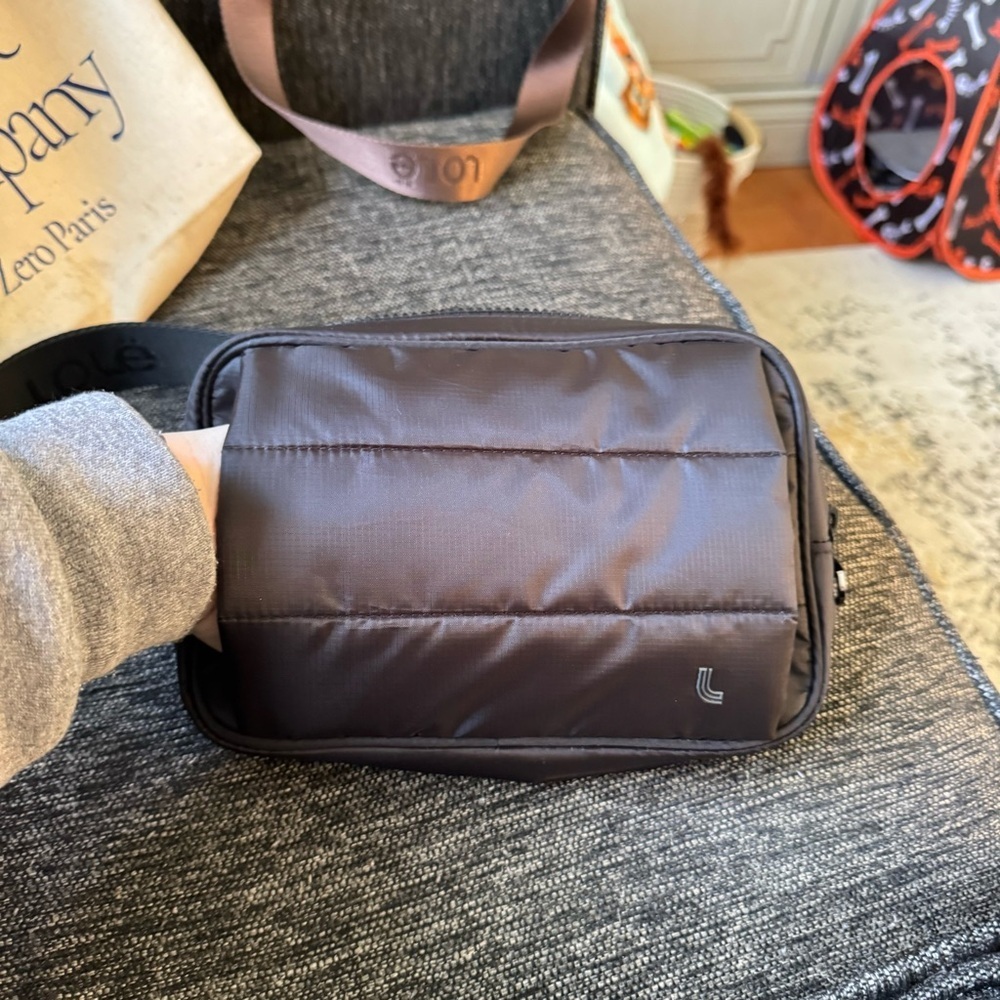 Lole Black quilted Crossbody Bag with hand warmer compartment - Picture 12 of 13